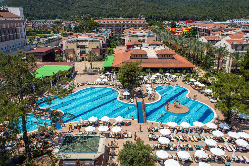 Crystal Aura Beach Resort &amp; Spa