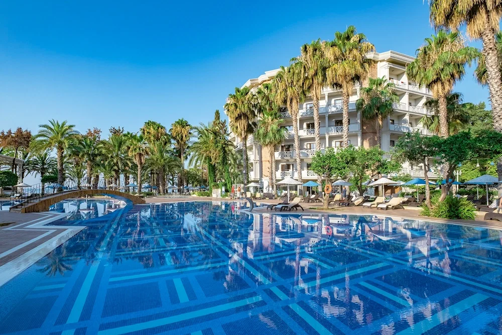 Utopia Resort &amp; Residence Hotel