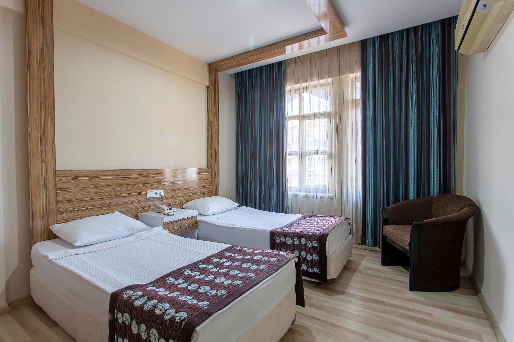 Aslan Corner Hotel