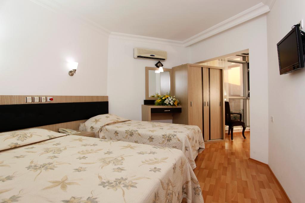 Monte Carlo Hotel