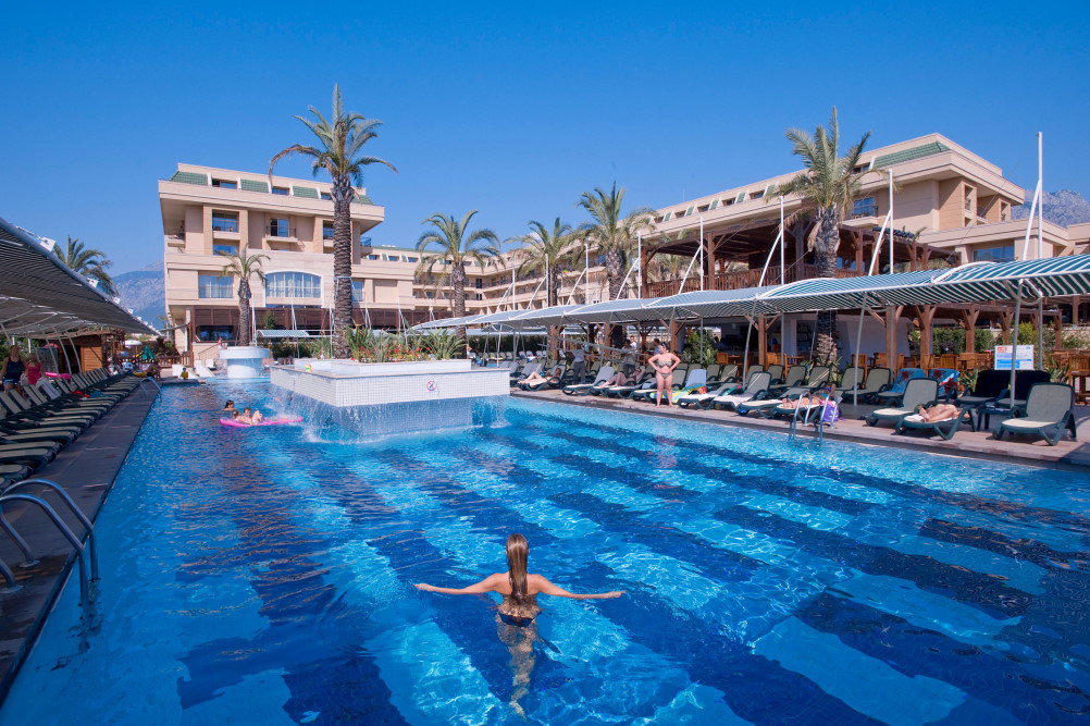Crystal De Luxe Resort &amp; Spa