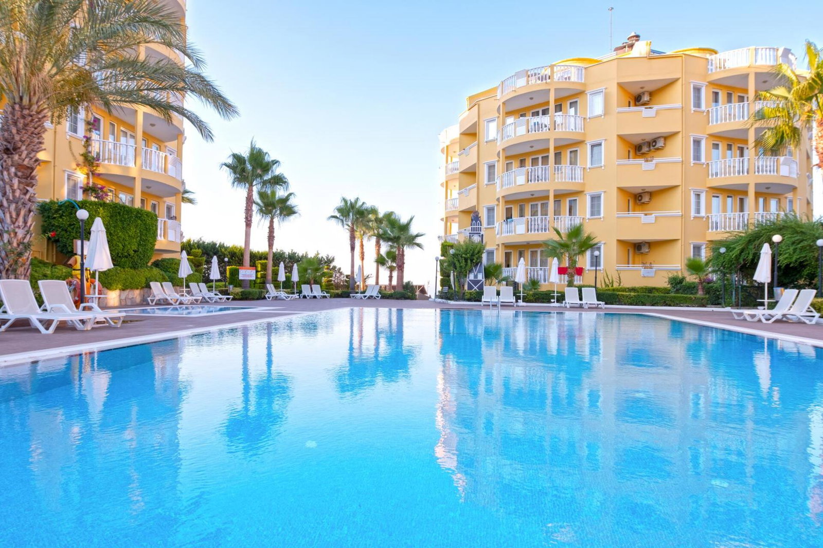 Club Paradiso Hotel &amp; Resort