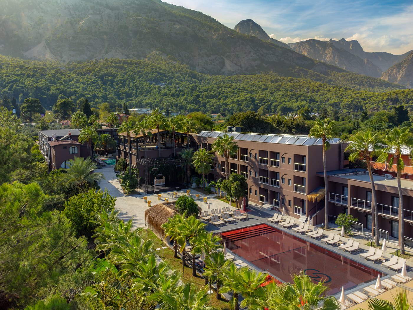 Golden Sun Hotel