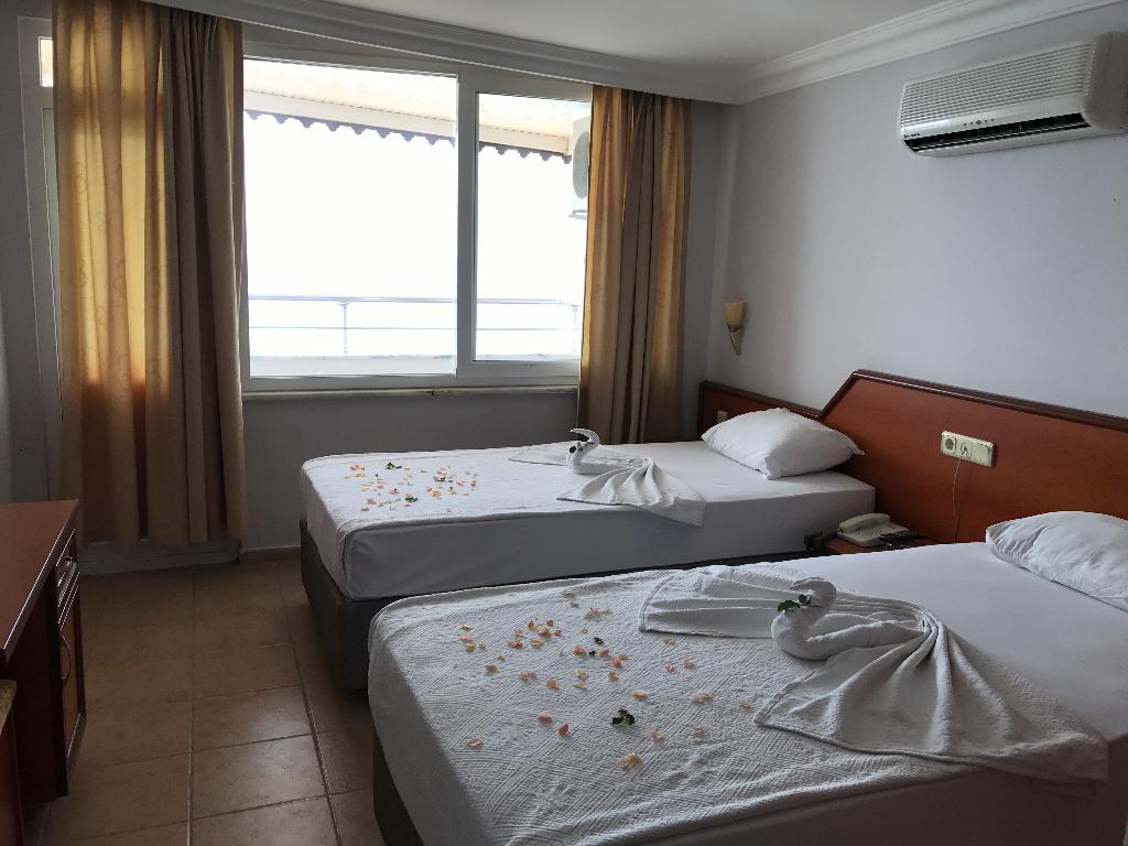Muz Hotel