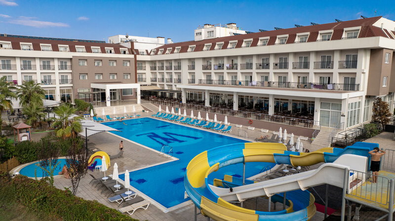 White Lilyum Hotel