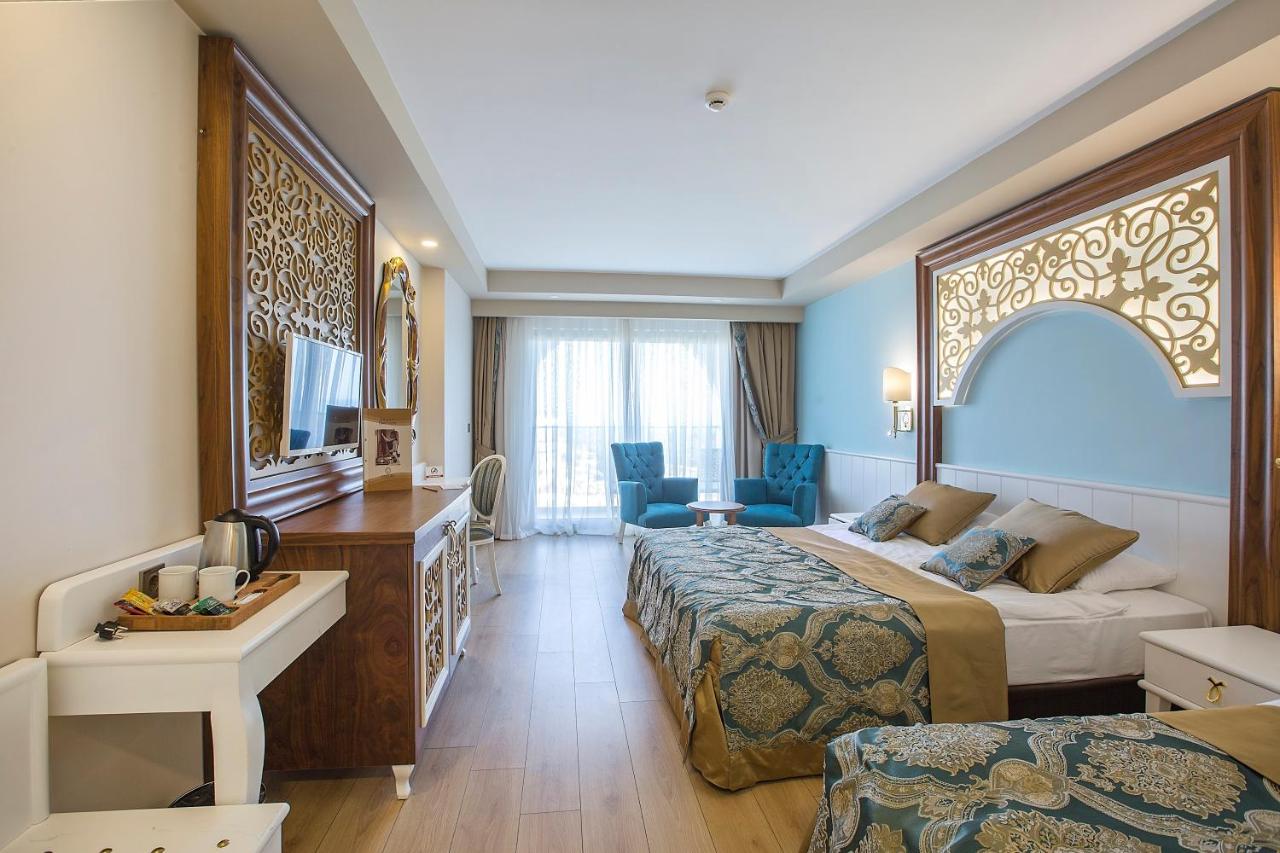Jadore Deluxe Hotel