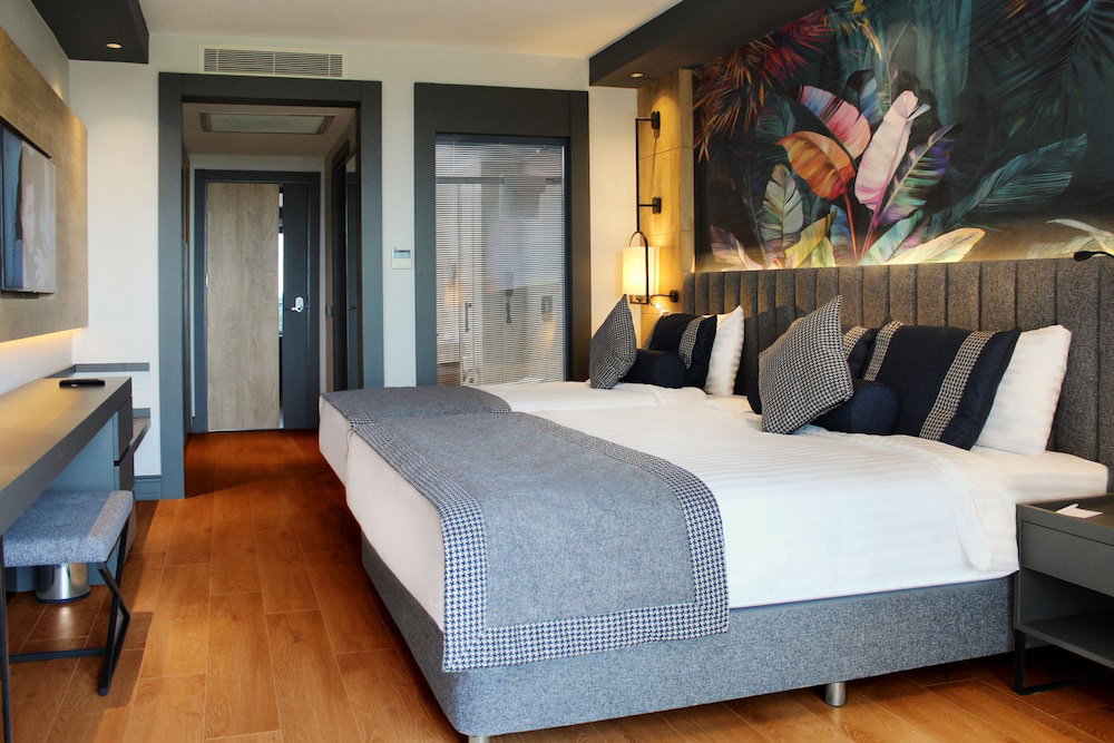 Alarcha Hotels &amp; Resort