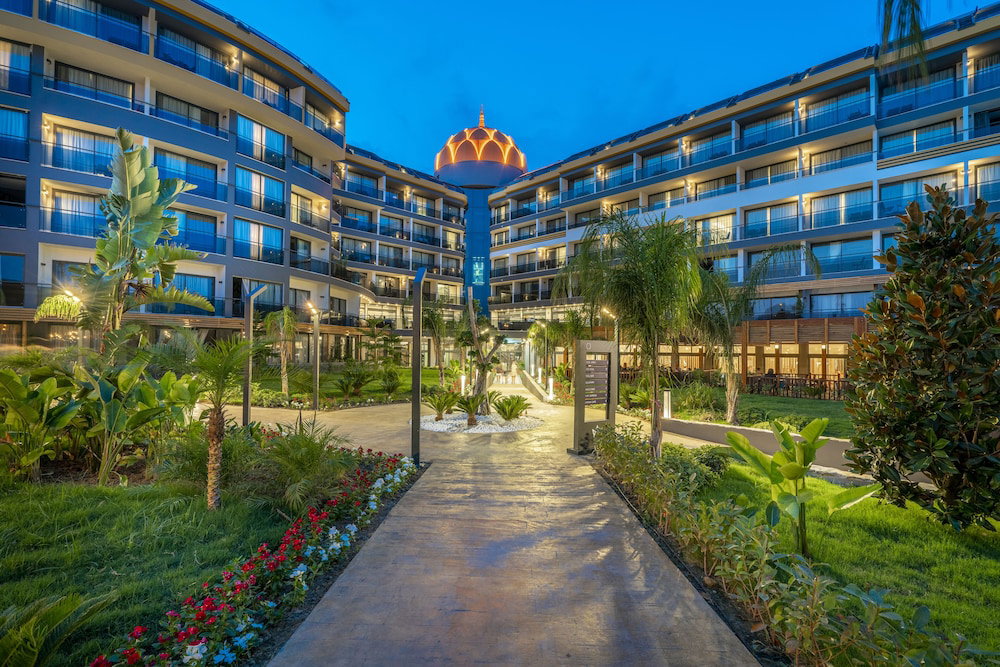 Arnor De Luxe Hotel