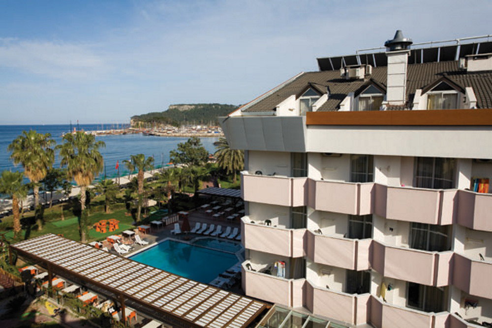 Fame Beach Hotel(Ex. Fame Residence Park)